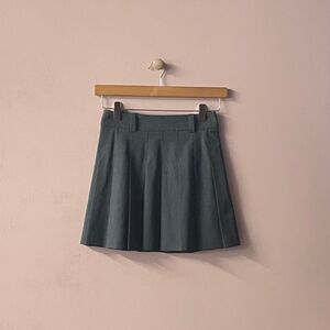 Aritzia Sunday Best Dark Gray Pleated Mini Skirt NWT Size 00